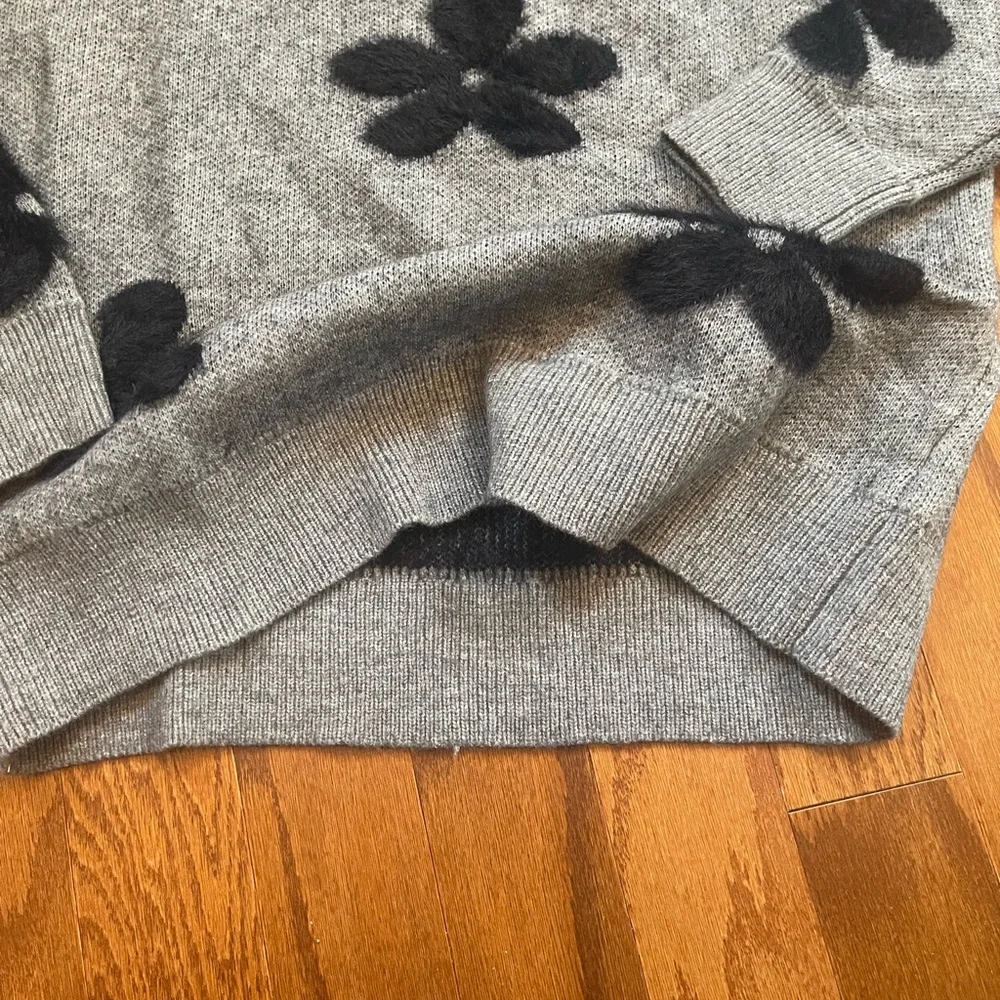 Mod Gray Floral Knit Sweater | Black Flower Detail | Relaxed Fit - Picture 13 of 16